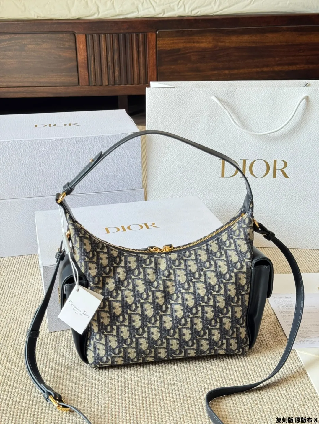 All categories Official website "Brand Women's Bags" Women's Bags 💙 DIOR 2025 new DIOR armpit bag