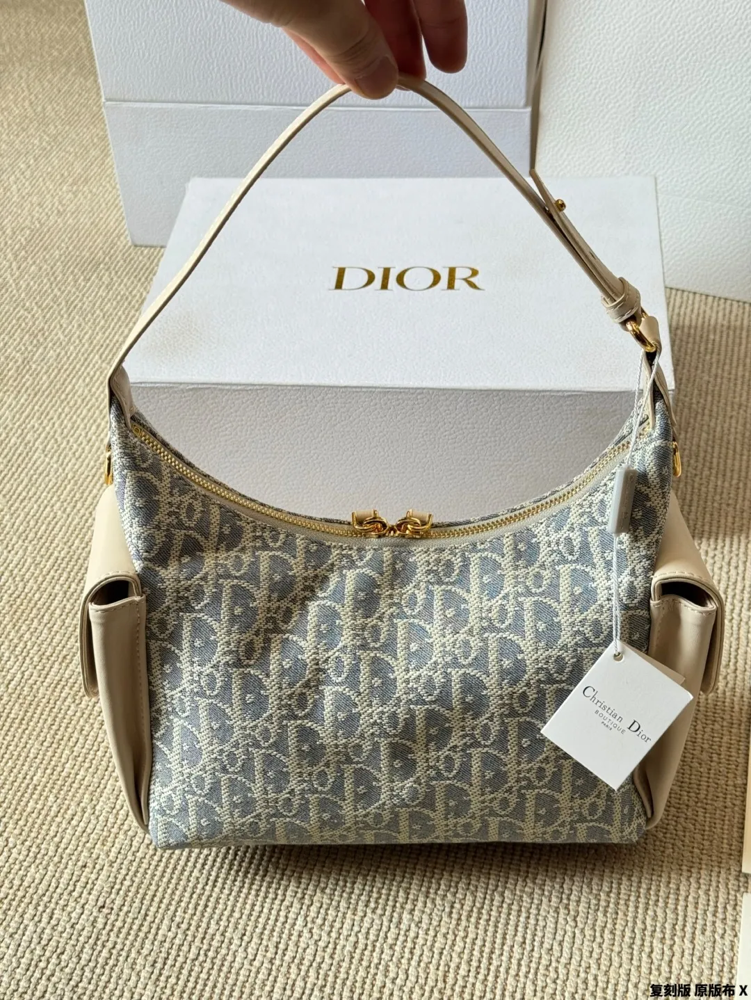 All categories Official website "Brand Women's Bags" Women's Bags 💙 DIOR 2025 new DIOR armpit bag