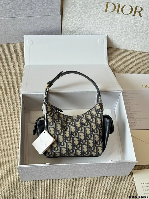 All categories Official website "Brand Women's Bags" Women's Bags 💙 DIOR 2025 new DIOR armpit bag