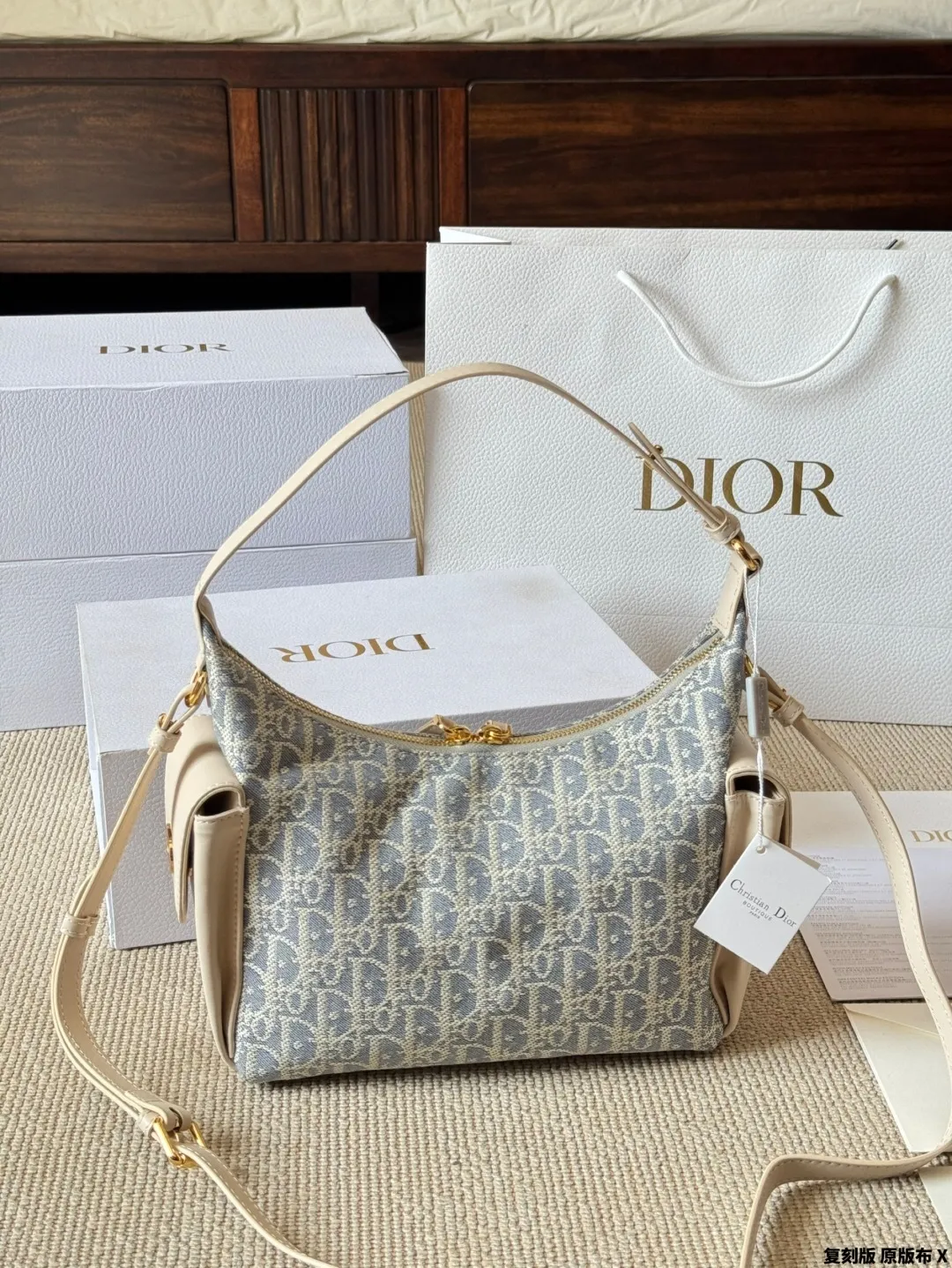 All categories Official website "Brand Women's Bags" Women's Bags 💙 DIOR 2025 new DIOR armpit bag
