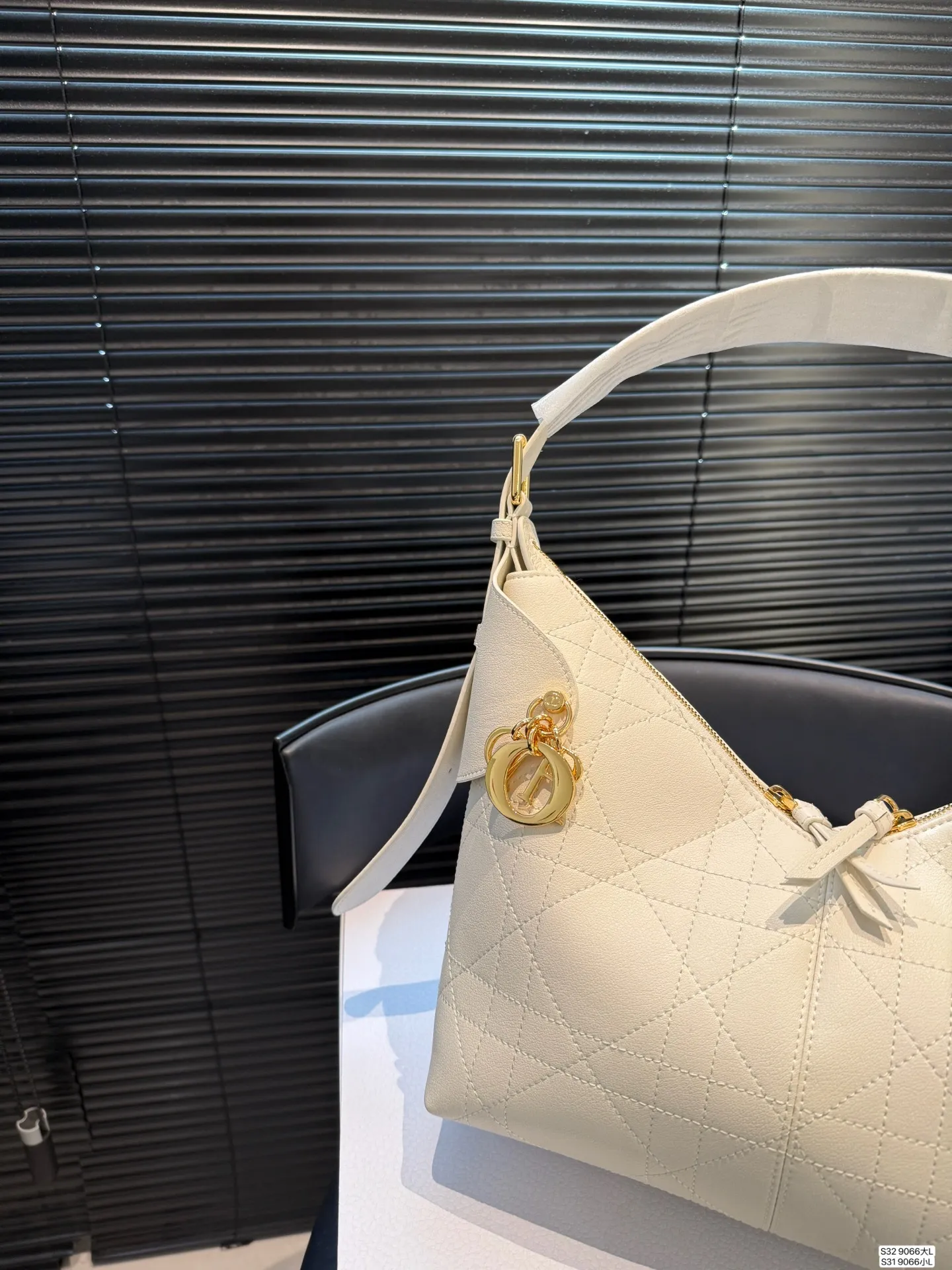 All categories Official website "Brand Women's Bags" Women's Bags 💙 DIOR 2025 new DIOR armpit bag