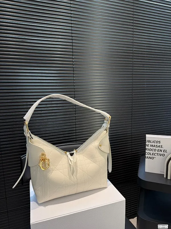 All categories Official website "Brand Women's Bags" Women's Bags 💙 DIOR 2025 new DIOR armpit bag