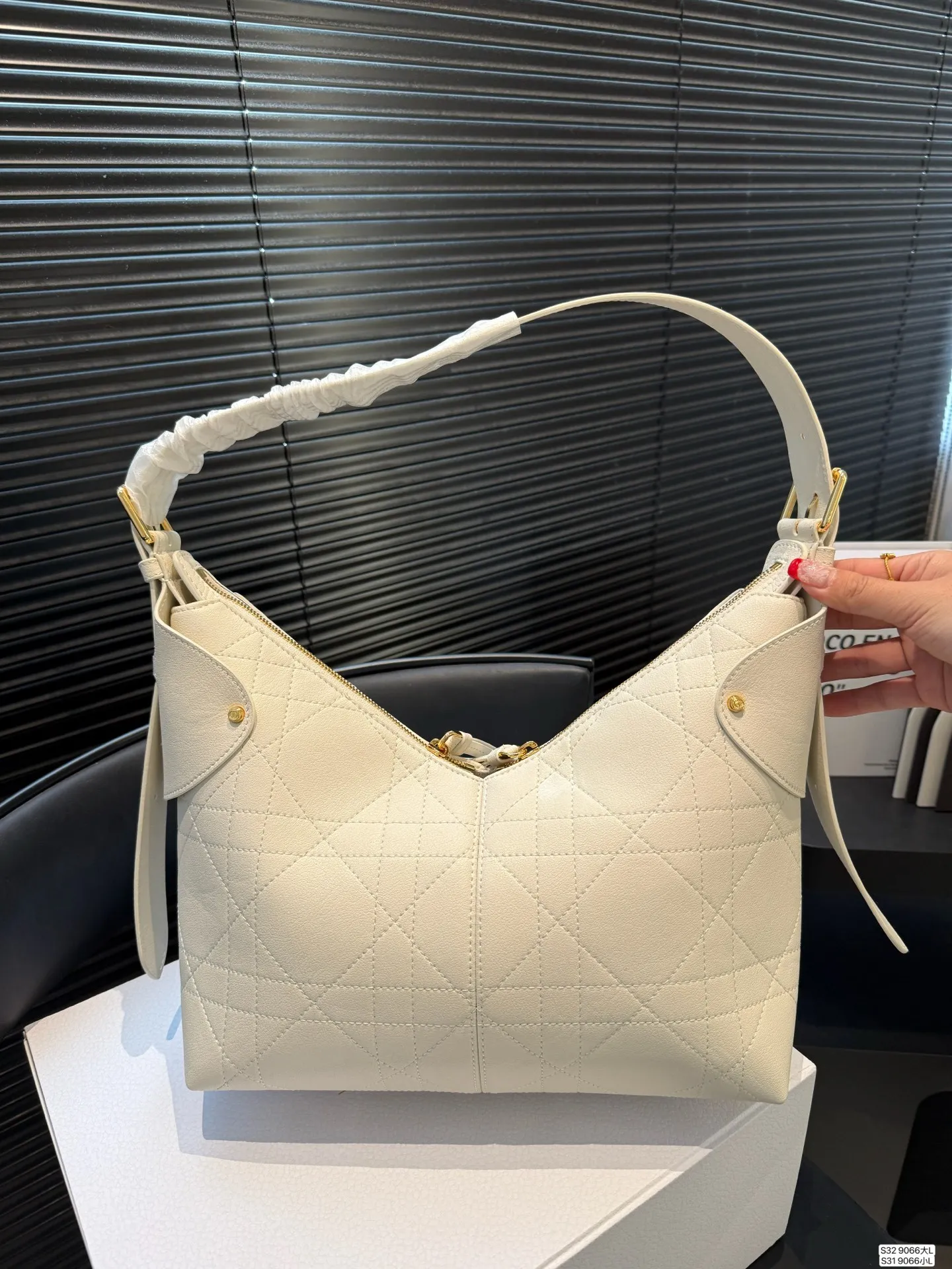 All categories Official website "Brand Women's Bags" Women's Bags 💙 DIOR 2025 new DIOR armpit bag