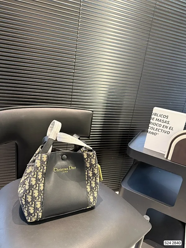 All Categories Official Website "Brand Women's Bags" Women's Bags 💙 DIOR 2025 New DIOR Crossbody Bag