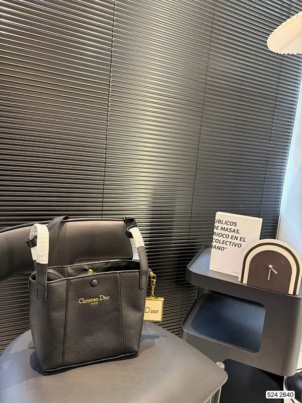 All Categories Official Website "Brand Women's Bags" Women's Bags 💙 DIOR 2025 New DIOR Crossbody Bag