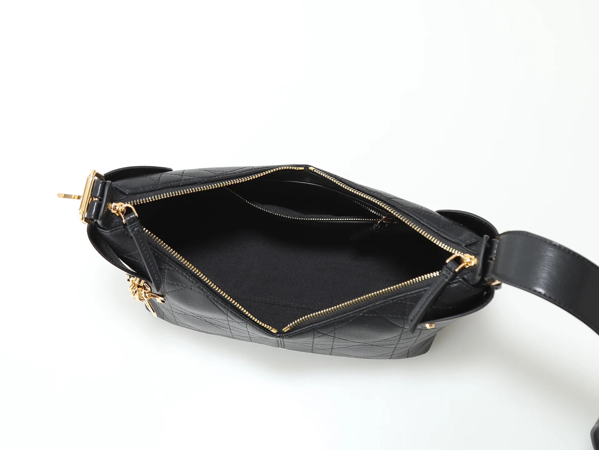 All Categories Official Website "Brand Women's Bags" Women's Bags 💙 DIOR 2026 New DIOR Armpit Crossbody Bag