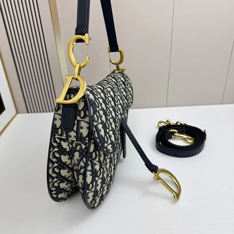 All categories Official website "Brand Women's Bags" Women's Bags 💙 DIOR DIOR 2026 new crossbody shoulder bag