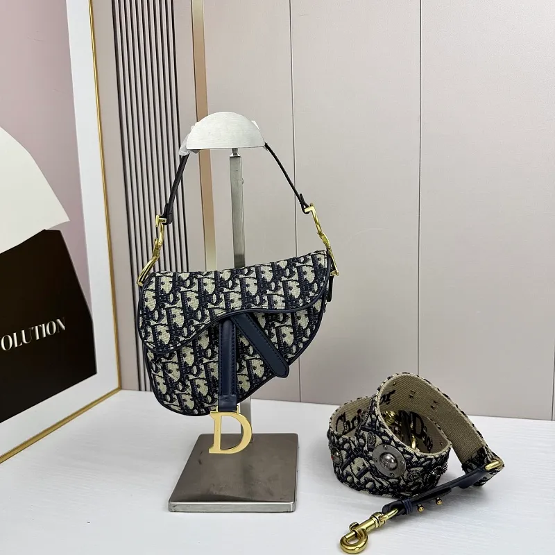All categories Official website "Brand Women's Bags" Women's Bags 💙 DIOR DIOR 2026 new crossbody shoulder bag
