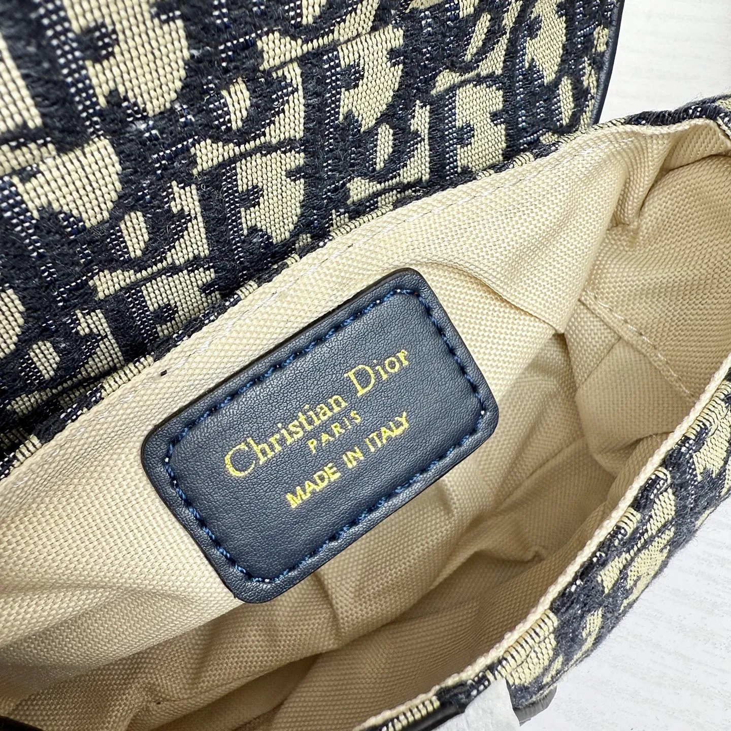 All categories Official website "Brand Women's Bags" Women's Bags 💙 DIOR DIOR 2026 new crossbody shoulder bag