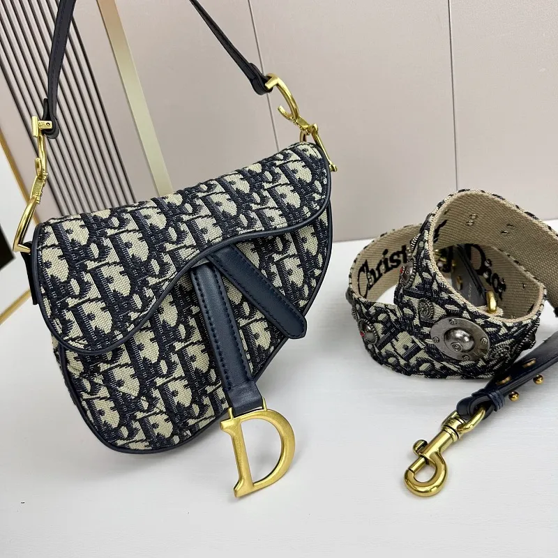 All categories Official website "Brand Women's Bags" Women's Bags 💙 DIOR DIOR 2026 new crossbody shoulder bag