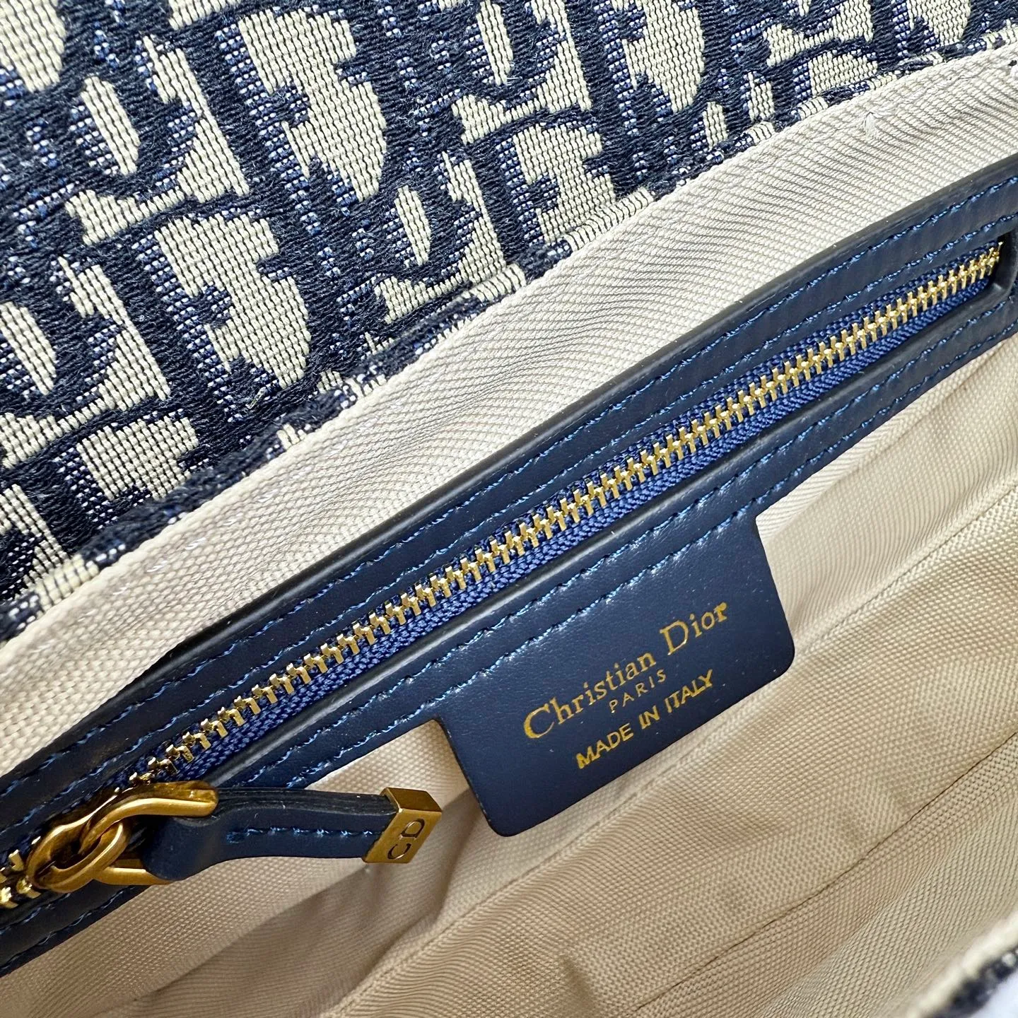 All categories Official website "Brand Women's Bags" Women's Bags 💙 DIOR DIOR 2026 new crossbody shoulder bag