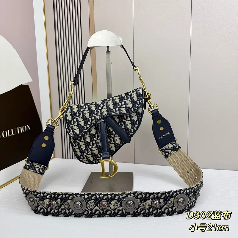 All categories Official website "Brand Women's Bags" Women's Bags 💙 DIOR DIOR 2026 new crossbody shoulder bag