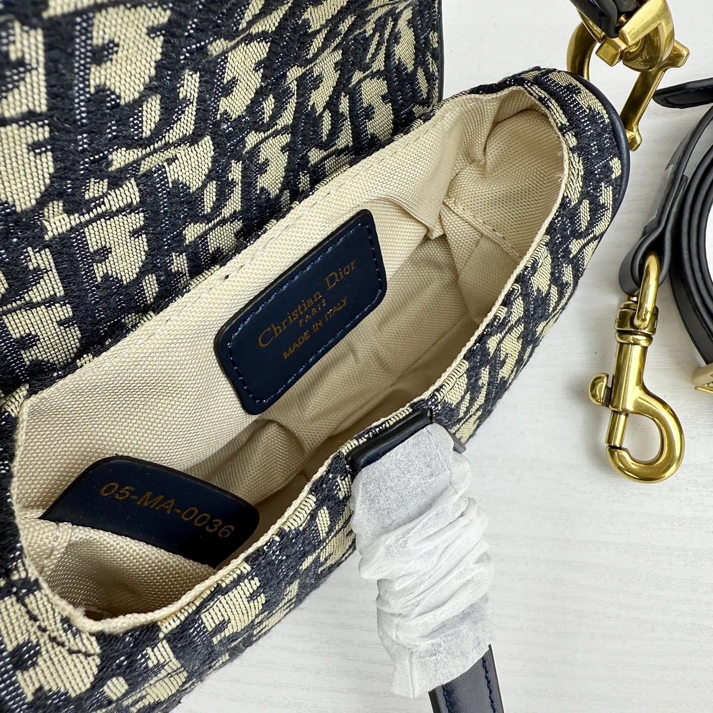 All categories Official website "Brand Women's Bags" Women's Bags 💙 DIOR DIOR 2026 new crossbody shoulder bag