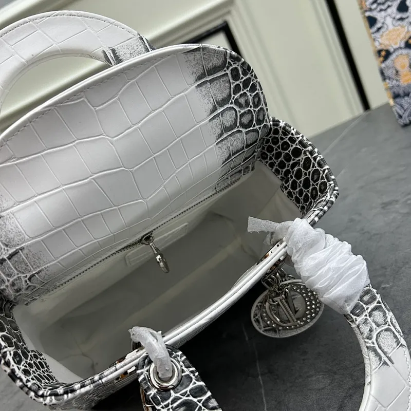 All Categories Official Website "Brand Women's Bags" Women's Bags 💙 DIOR 2026 New DIOR Handbags
