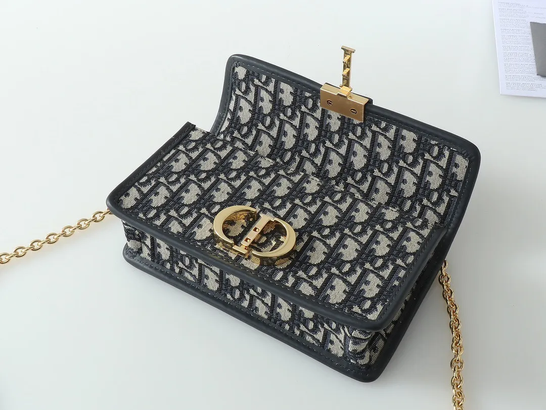 All Categories Official Website "Brand Women's Bags" Women's Bags 💙 DIOR 2025 New DIOR Crossbody Bag