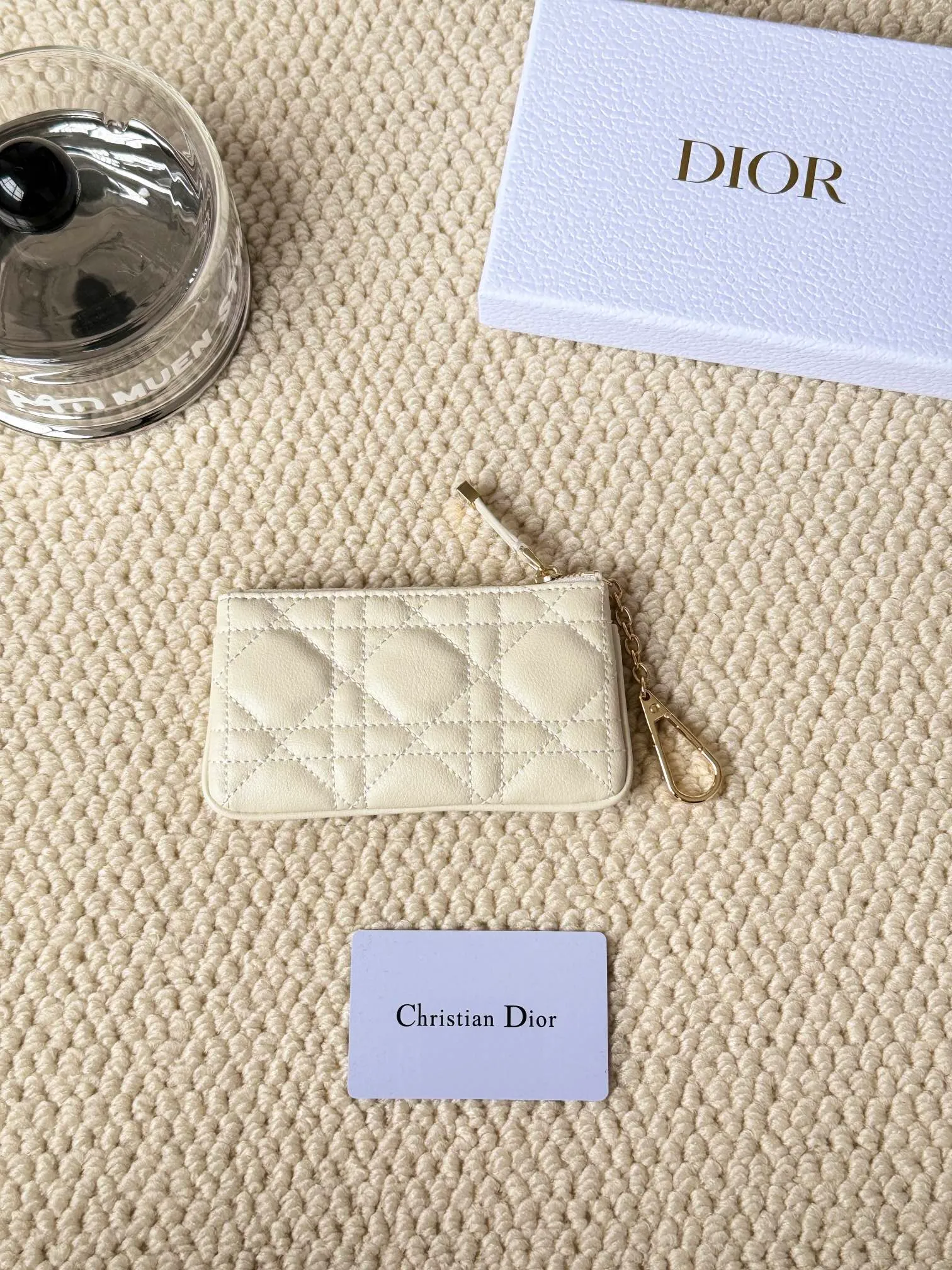 💰140 2024 spring and summer new coin purse key bag is small and cute Size: 14.5*7.6cm Model: S5158UWHC_M30G This Dior Caro card holder is elegant and practical. Carefully crafted from soft cow leather, it is decorated with cannage pattern topstitching and a CD logo on the front to enhance the style. Elegant and sophisticated. 30 Montaigne Glycine Coin Purse Key Case 🔑 Compact and practical, unique, it can store various daily necessities, suitable for various occasions, and can be matched with its 30Montaigne items. CD logo on front