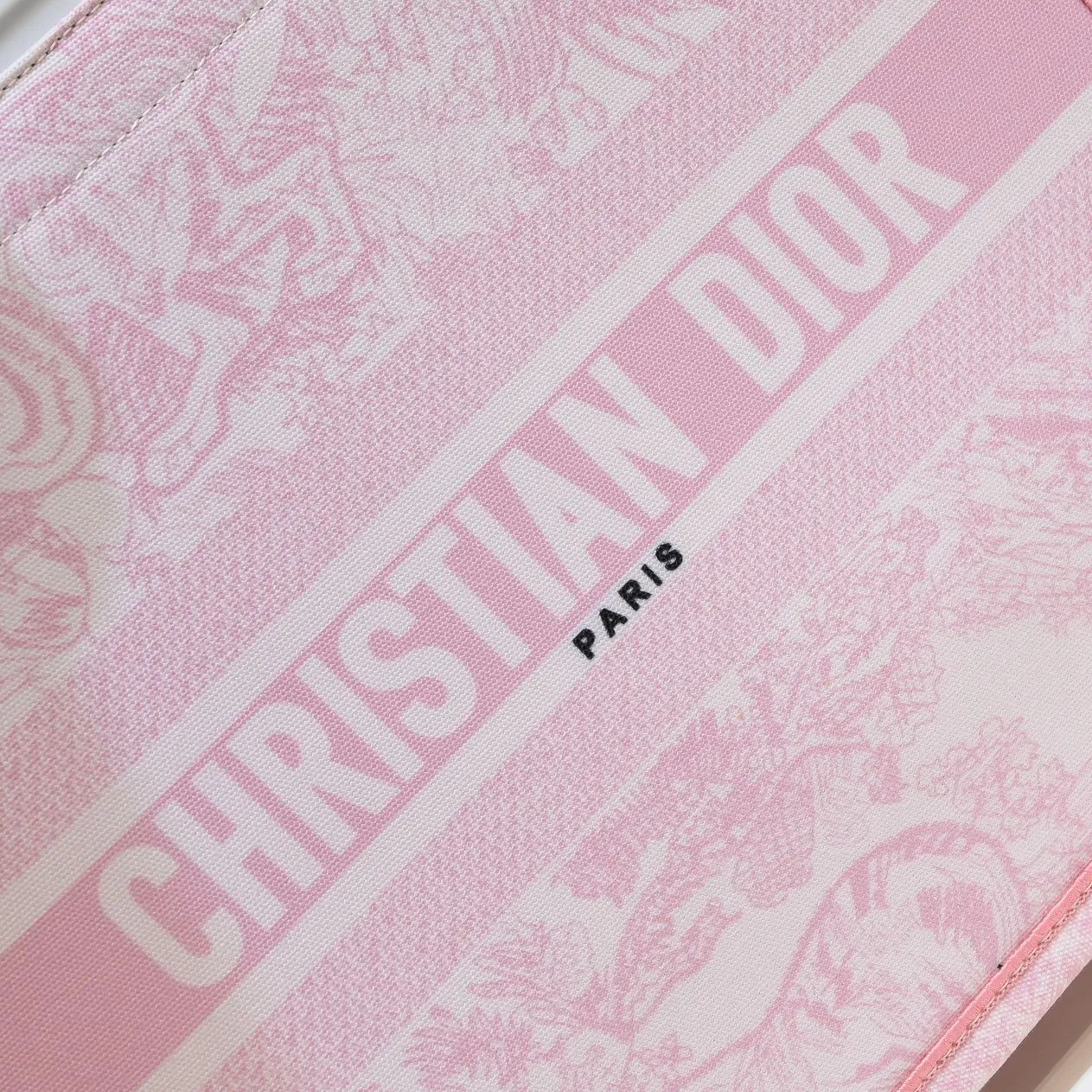 💰340￥Small size with silk scarf and overlock🔜Dior new shopping bag at Dior counter! Counters are updated simultaneously! Limited edition of the same style as the stars! Super stylish! Imported fabric👍high-end quality! Model: 8034 Size: 36*27*16cm