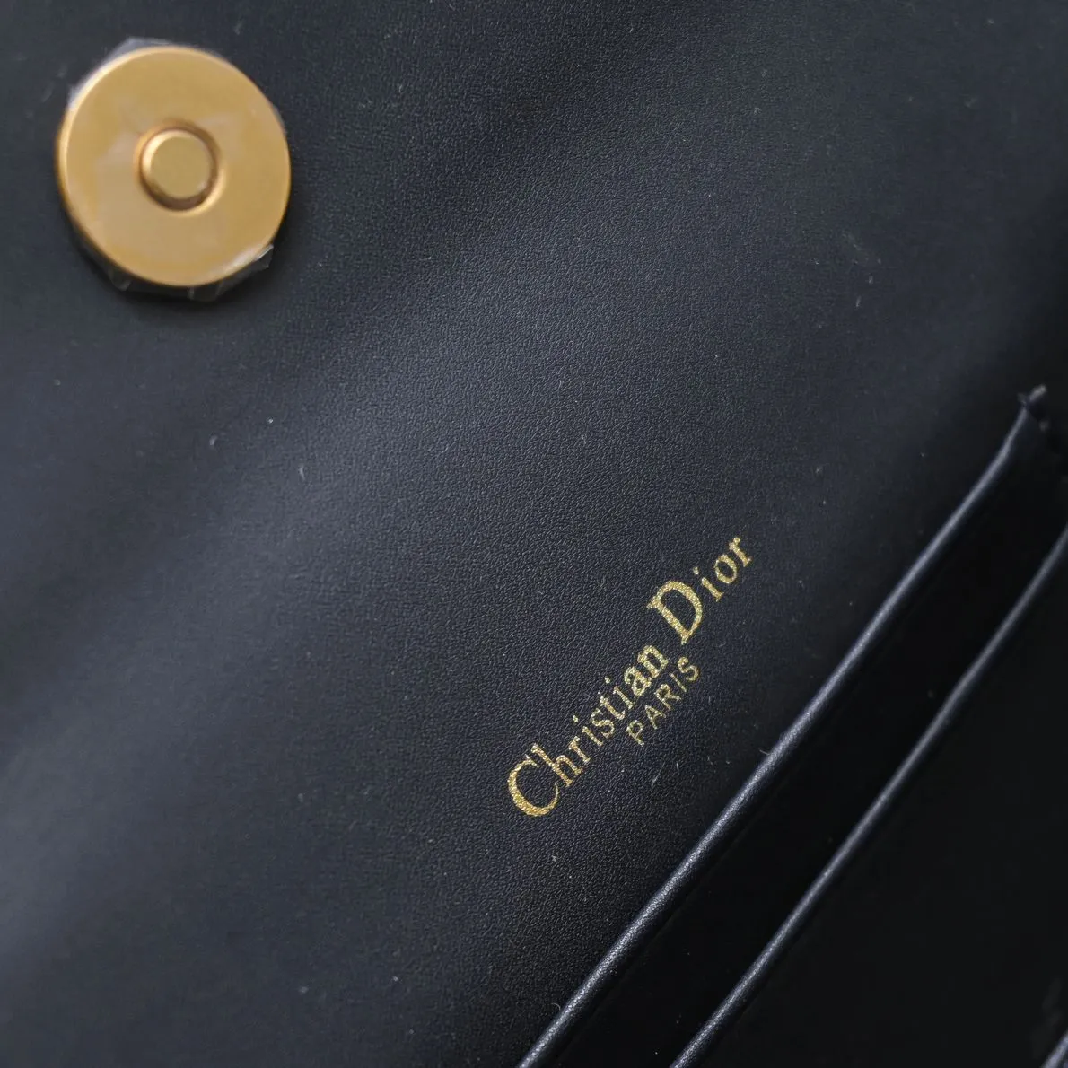 💰320￥With box 🔥️Saddle Dior oblique waist bag The new Oblique canvas fireworks saddle waist bag embodies exquisite craftsmanship. The Dior leather workshop in Italy is carefully crafted♥️It perfectly combines the charming Oblique pattern with the classic 🐎 saddle, giving it a versatile character😜Every production is a perfect reflection of excellent craftsmanship👉With retro gold metal! Detachable waist belt! Transform into hand bag in seconds and chest bag Size: 17 10 3 ♥️Model 9901❤️