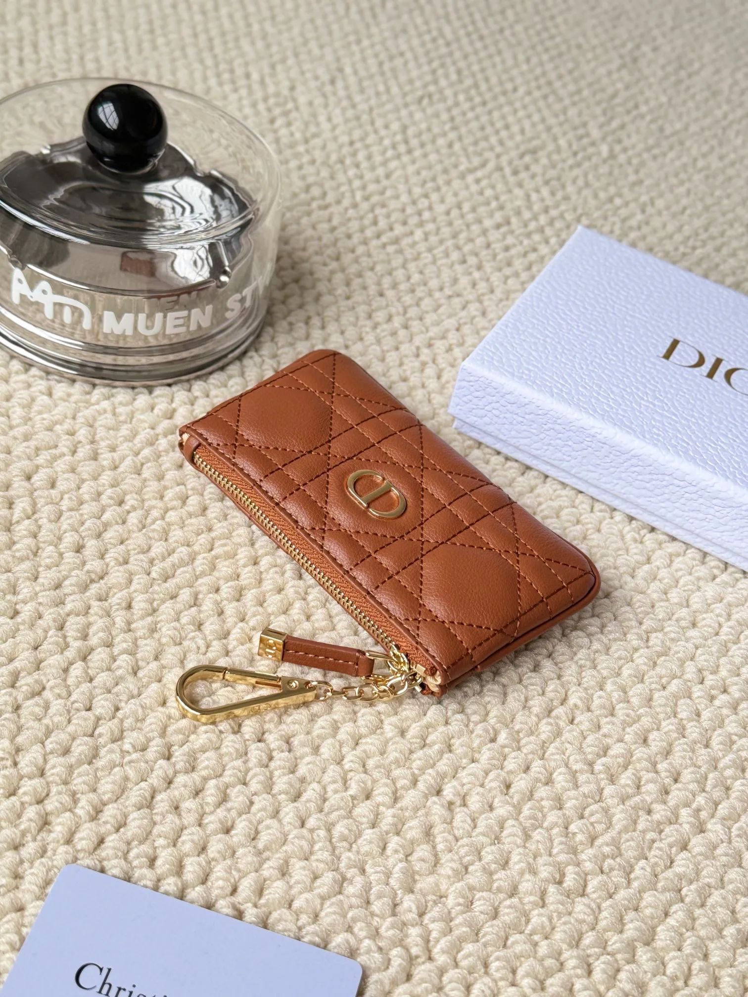 💰140 2024 spring and summer new coin purse key bag is small and cute Size: 14.5*7.6cm Model: S5158UWHC_M30G This Dior Caro card holder is elegant and practical. Carefully crafted from soft cow leather, it is decorated with cannage pattern topstitching and a CD logo on the front to enhance the style. Elegant and sophisticated. 30 Montaigne Glycine Coin Purse Key Case 🔑 Compact and practical, unique, it can store various daily necessities, suitable for various occasions, and can be matched with its 30Montaigne items. CD logo on front