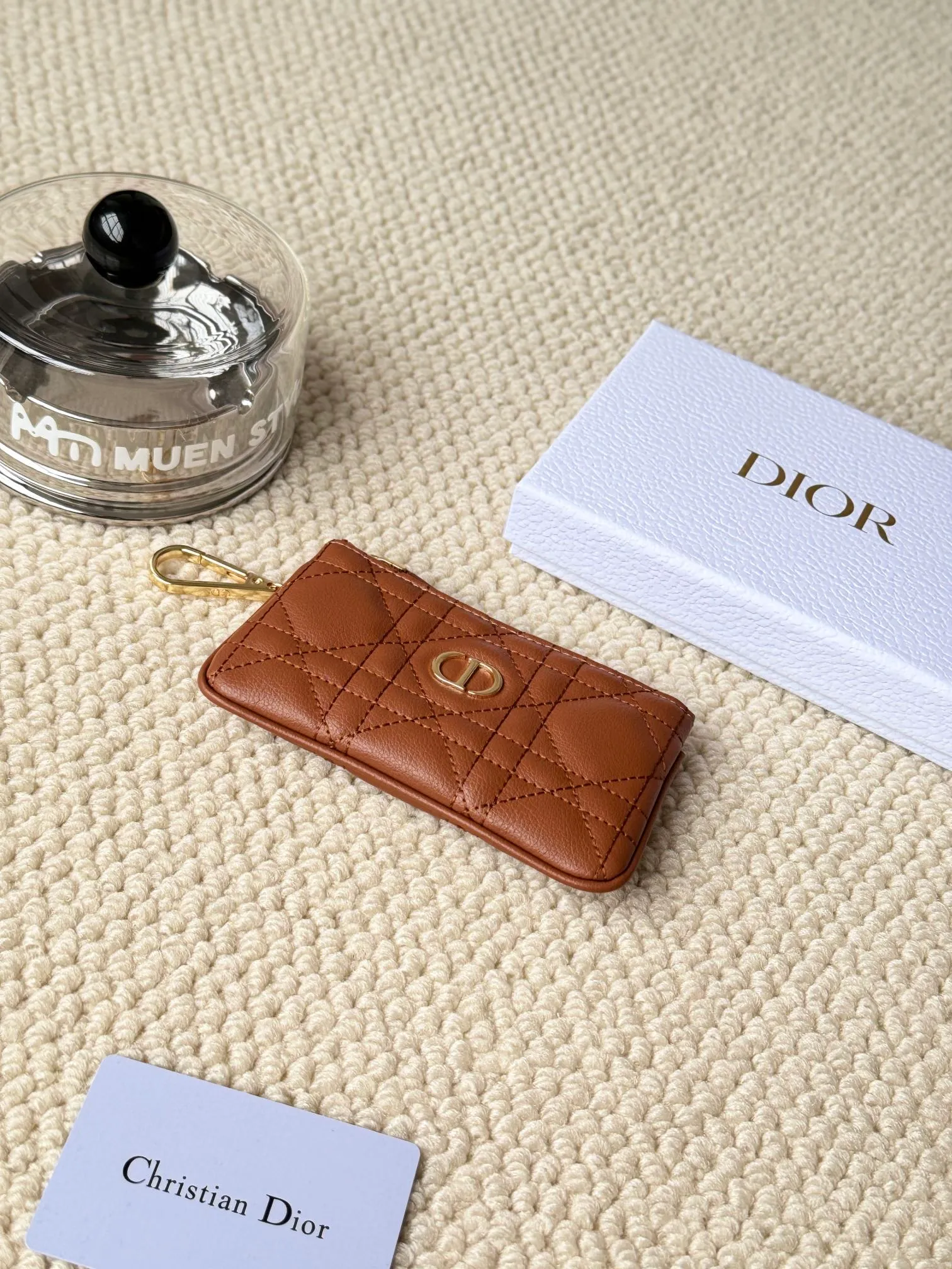 💰140 2024 spring and summer new coin purse key bag is small and cute Size: 14.5*7.6cm Model: S5158UWHC_M30G This Dior Caro card holder is elegant and practical. Carefully crafted from soft cow leather, it is decorated with cannage pattern topstitching and a CD logo on the front to enhance the style. Elegant and sophisticated. 30 Montaigne Glycine Coin Purse Key Case 🔑 Compact and practical, unique, it can store various daily necessities, suitable for various occasions, and can be matched with its 30Montaigne items. CD logo on front