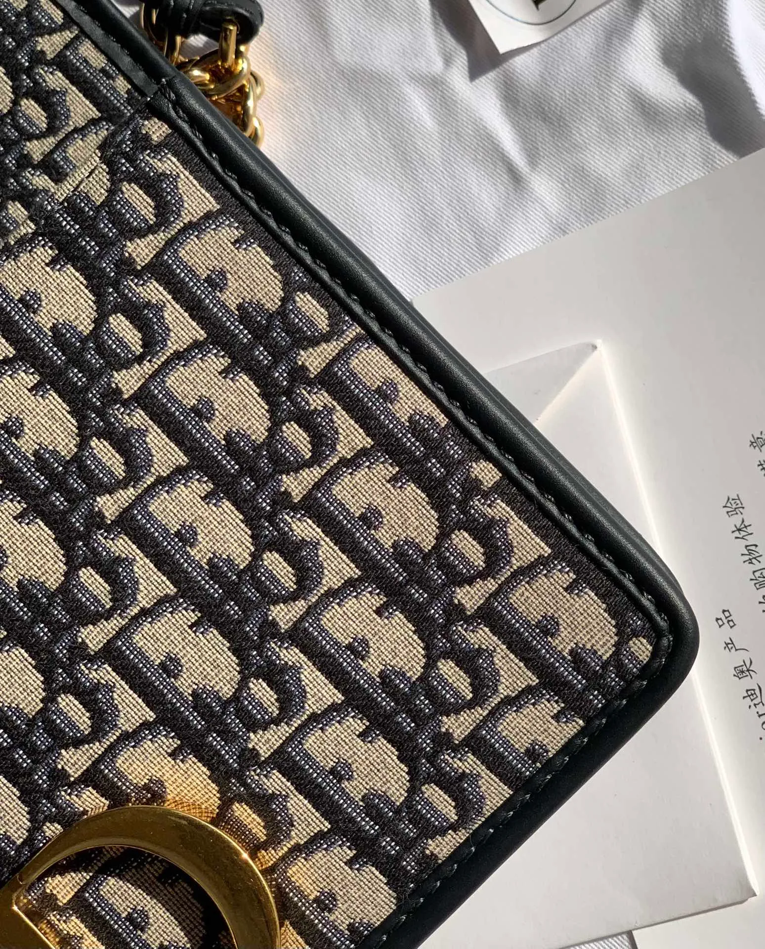 ❗️❗️❗️Free shipping with SF Express for year-end events❗️❗️❗️💰1560 Size: 25 x 16.5 x 8cm Chain Montaigne We are the original factory goods coming in and out of the counter! What we use at home is the same imported DUKOP machine as the official website, with original yarn, original hot stamping, original database fonts, original hardware, and imported counter packaging. It is the same thing as what is on the counter! Because the cost of imported machines is too high, the versions on the market basically use domestic machines. No matter how good they are, they cannot be compared with Z💰! The different processes of the machines and the resulting effects are naturally different! !