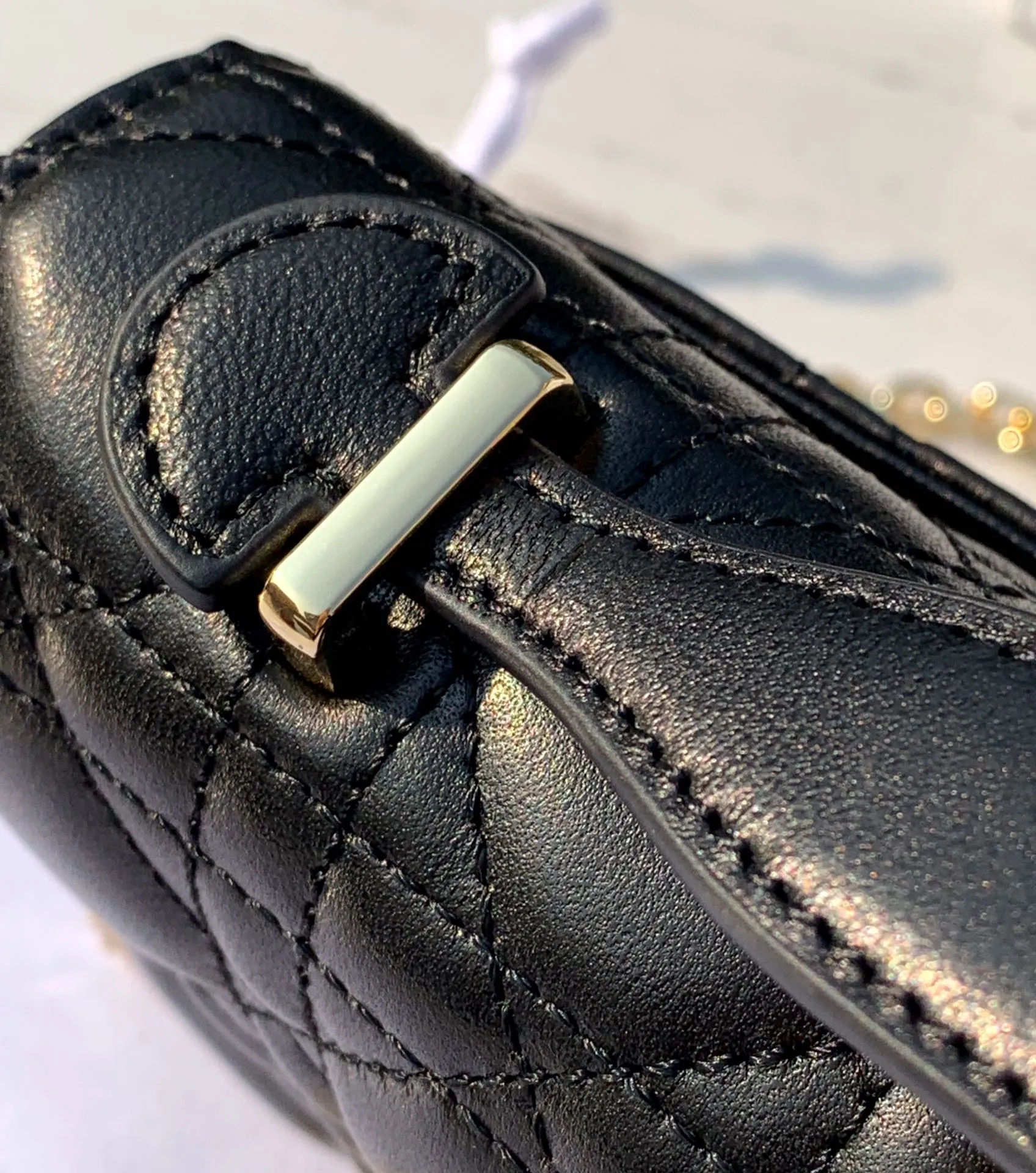❗️❗️❗️Free shipping with SF Express for year-end event❗️❗️❗️💰1760 Size 21✖️11.5✖️4.5cm Lady Dior’s new early spring clutch bag, popular all over the country, currently over-the-counter orders take 2-3 months, Hong Kong trading company imports soft lambskin material , soft and delicate, the chain decorated with pearls is more exquisite, the real thing is so beautiful, 🉑️Hand-carry or cross-body, multiple carrying methods, elegant temperament can be grasped