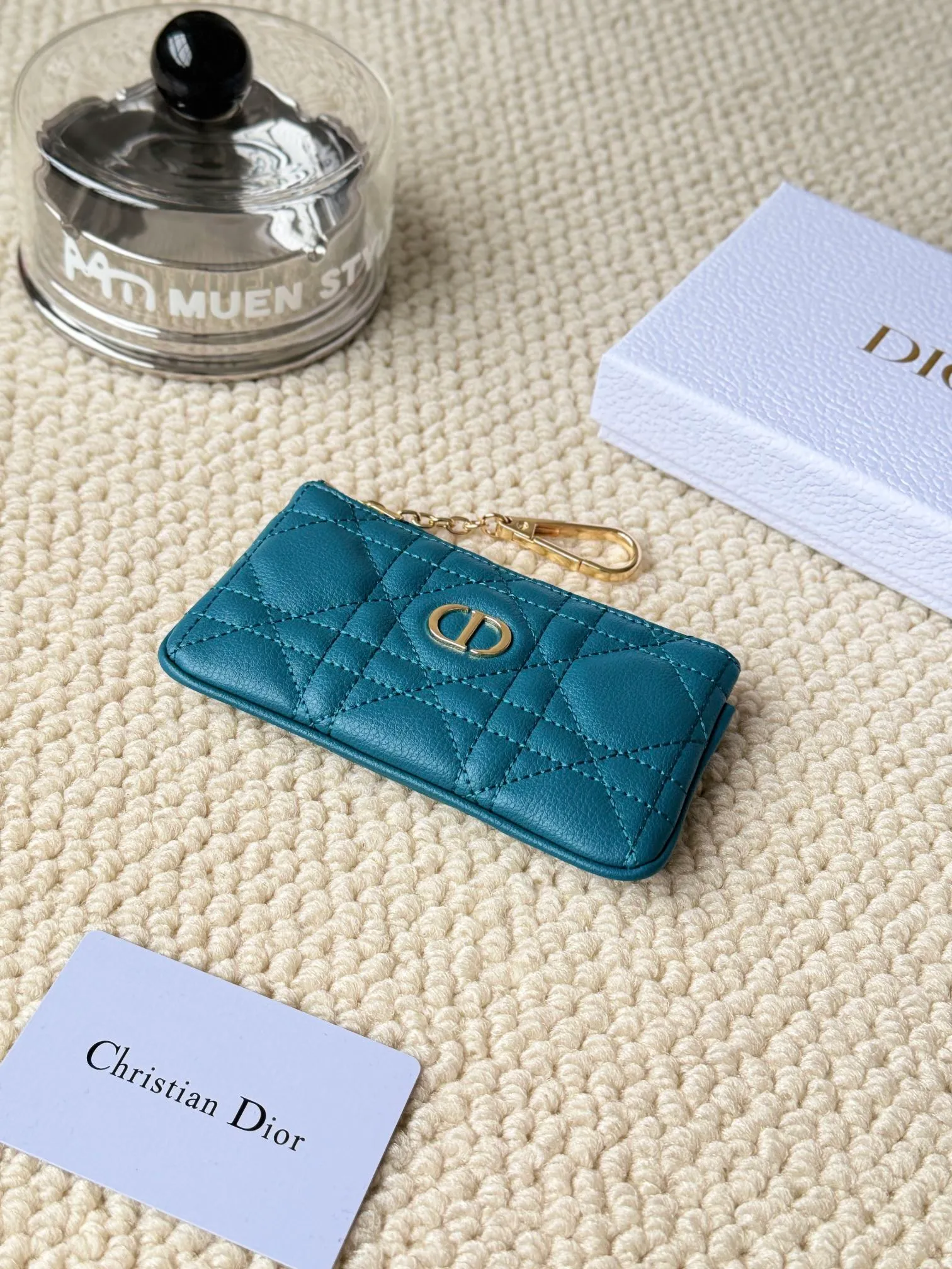 💰140 2024 spring and summer new coin purse key bag is small and cute Size: 14.5*7.6cm Model: S5158UWHC_M30G This Dior Caro card holder is elegant and practical. Carefully crafted from soft cow leather, it is decorated with cannage pattern topstitching and a CD logo on the front to enhance the style. Elegant and sophisticated. 30 Montaigne Glycine Coin Purse Key Case 🔑 Compact and practical, unique, it can store various daily necessities, suitable for various occasions, and can be matched with its 30Montaigne items. CD logo on front