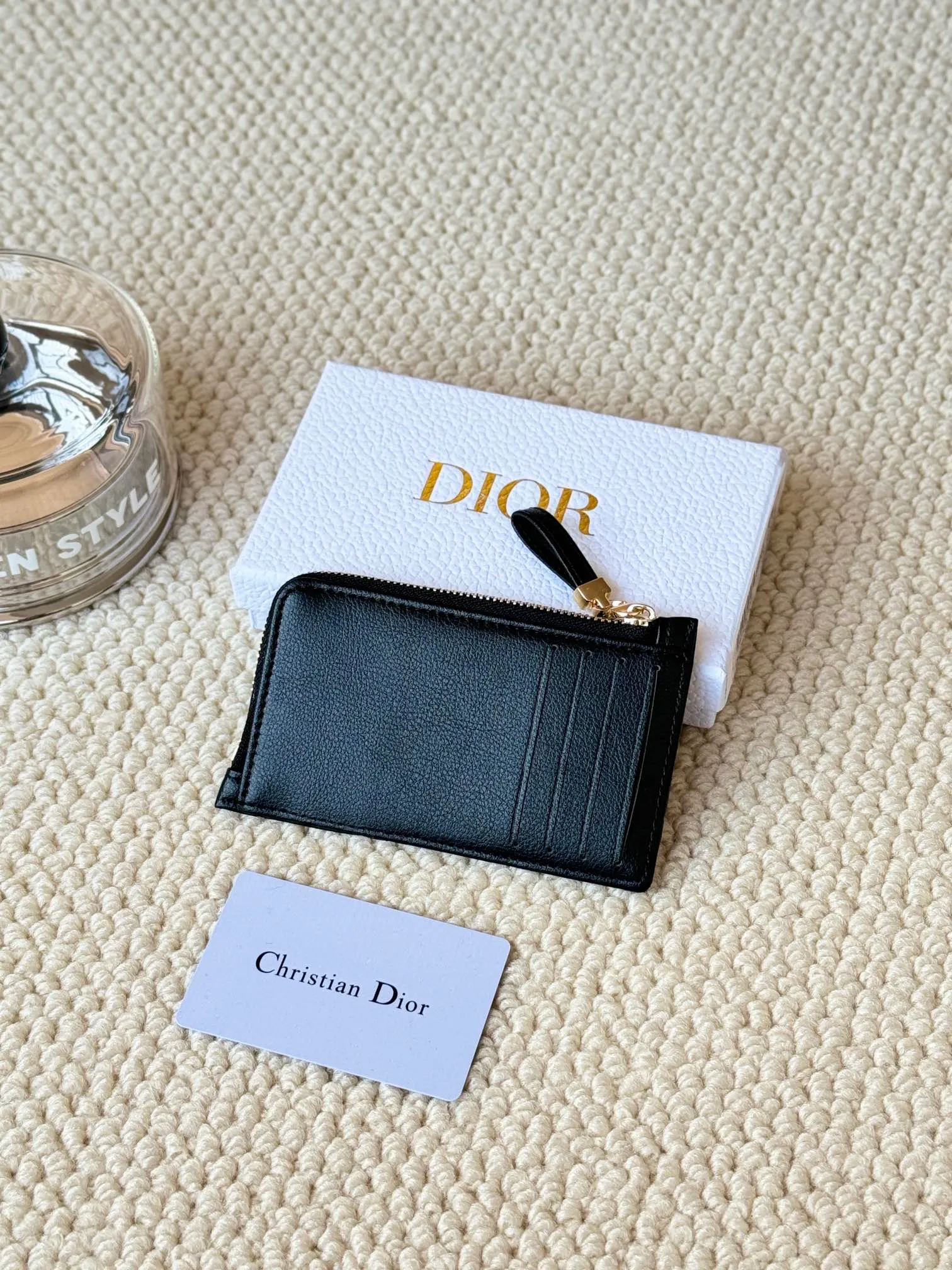 💰160Lady Dior Card Holder Sand color wallet I bought for the purpose of holding a discarded bag, L-shaped opening, seven-zig card holder pull No.: S5131 There are too many front pockets to hold cards. The banknotes need to be folded 40% off, 30% off can be placed but it has a zipper. The size is 13.5*8.5*1.5 cm. The Dior card holder meets my various needs. Compared with other styles, it is thin, compact and has a large capacity. There is no conspicuous big LOGO, it will not scratch when placed in the bag, and it is relatively low-key and classic. There is a special place for access control cards, so you don’t need to mix them with bank cards. When I used to swipe access control cards, I couldn’t swipe them because there were too many cards, so I had to take out the access control cards separately. There is a zipper, so you don't have to worry about putting important things out, and the zipper is half-open, so it's more convenient to put things in and take things out than having only one side.