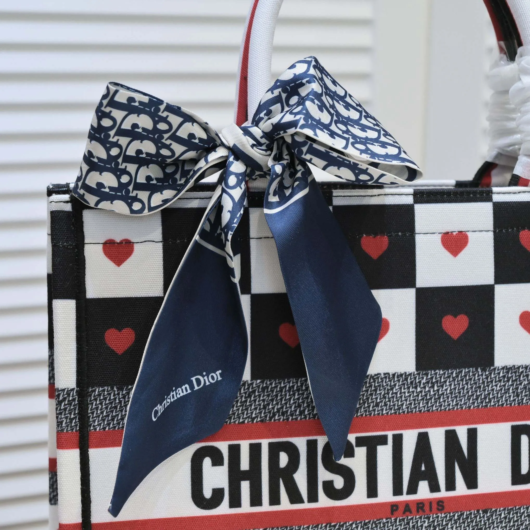 💰340￥Small size with silk scarf and overlock🔜Dior new shopping bag at Dior counter! Counters are updated simultaneously! Limited edition of the same style as the stars! Super stylish! Imported fabric👍high-end quality! Model: 8034 Size: 36*27*16cm