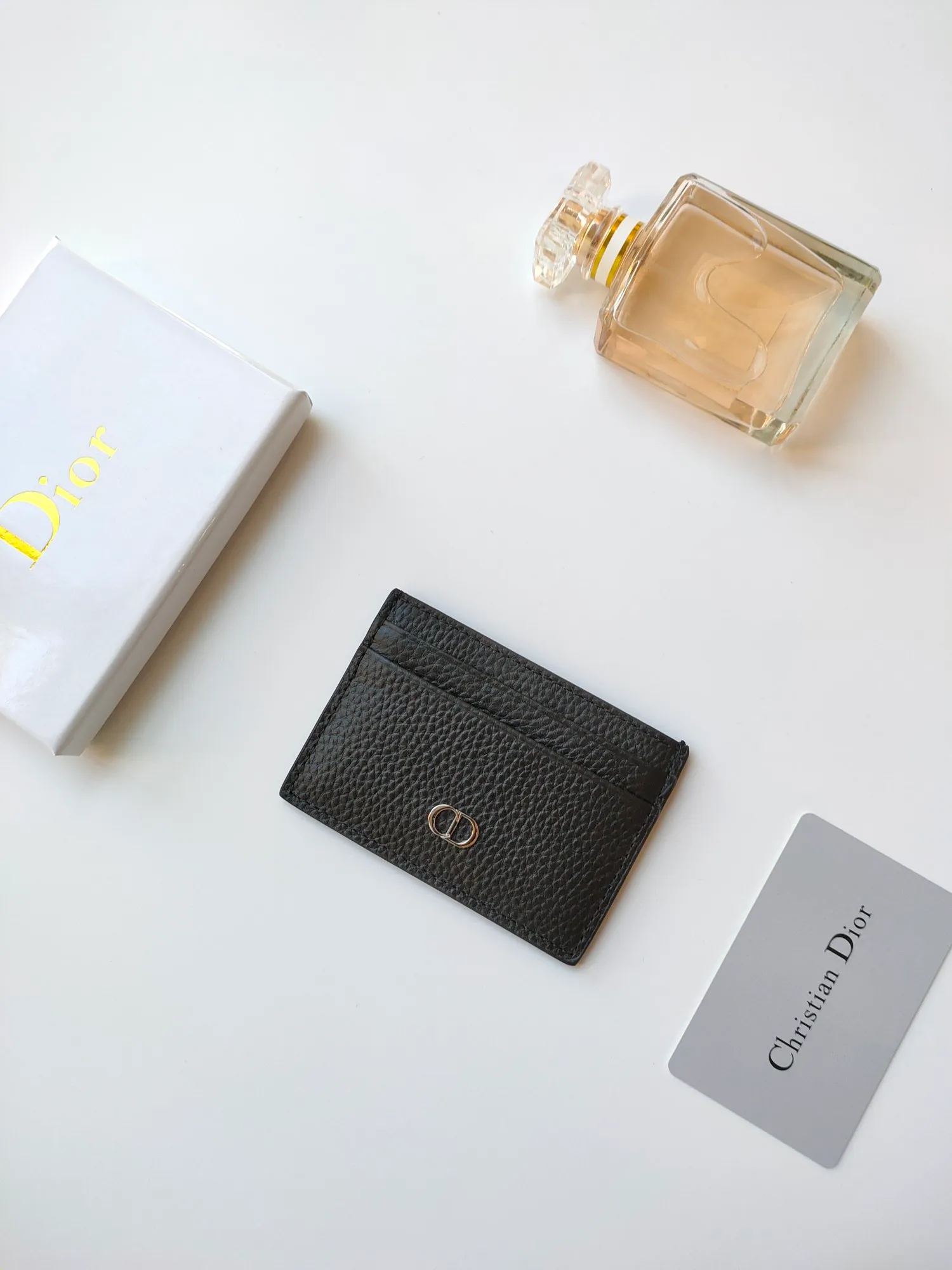 💰90 Dior new products are shipped👉Dior genuine pickup bag🎀Cow leather credit card holder, original one-to-one hardware, copied details😋Style number: C139😎Size: 10.5×7.5cm