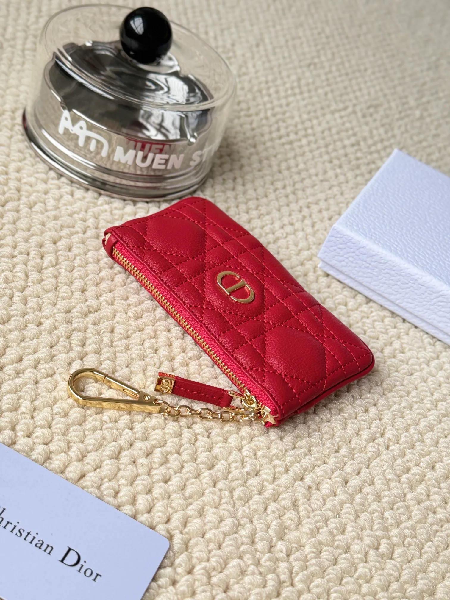 💰140 2024 spring and summer new coin purse key bag is small and cute Size: 14.5*7.6cm Model: S5158UWHC_M30G This Dior Caro card holder is elegant and practical. Carefully crafted from soft cow leather, it is decorated with cannage pattern topstitching and a CD logo on the front to enhance the style. Elegant and sophisticated. 30 Montaigne Glycine Coin Purse Key Case 🔑 Compact and practical, unique, it can store various daily necessities, suitable for various occasions, and can be matched with its 30Montaigne items. CD logo on front