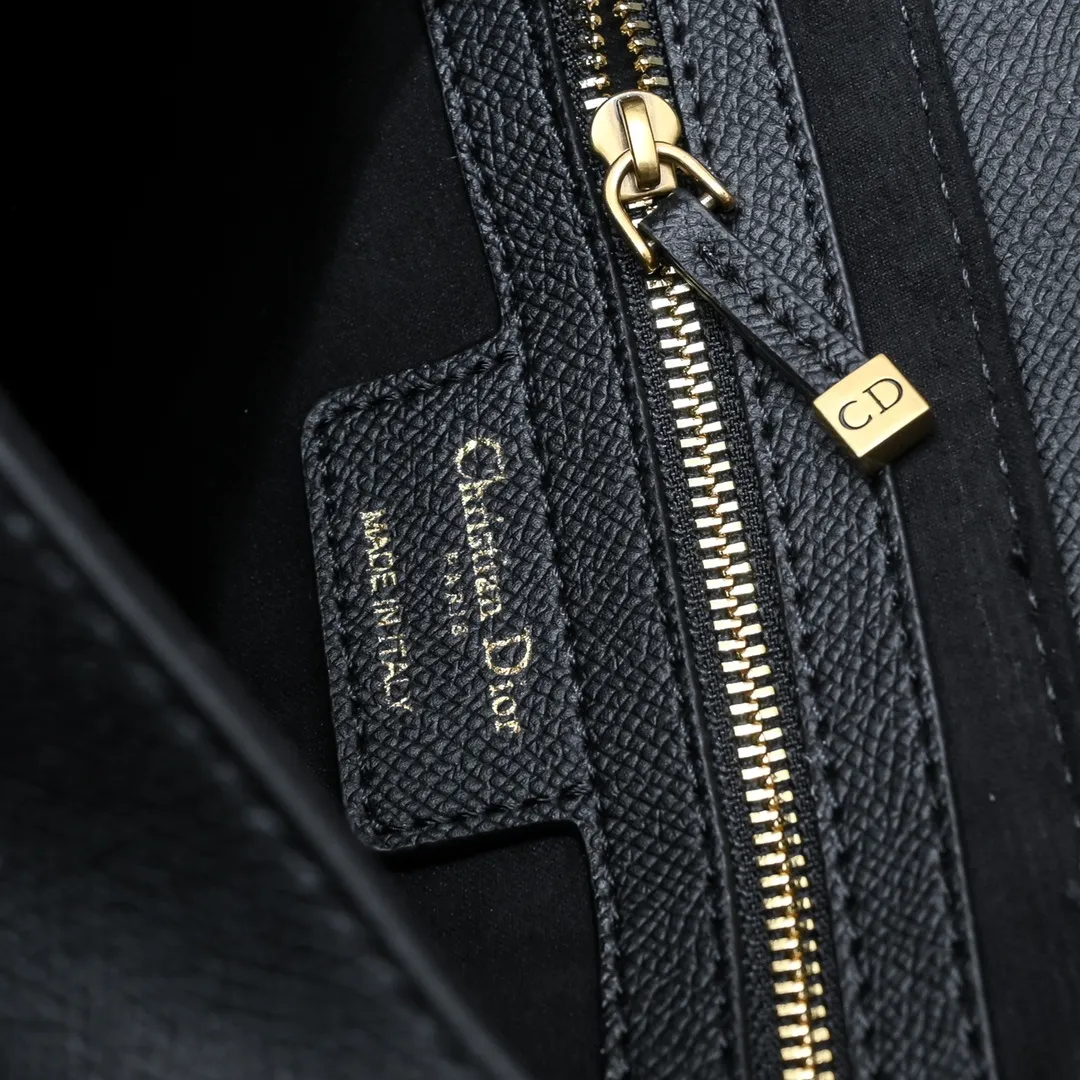 All Categories Official Website "Brand Women's Bags" Women's Bags 💙 DIOR 2025 New DIOR Crossbody Bag
