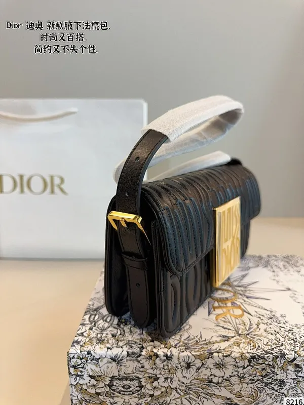 All categories Official website "Brand Women's Bags" Women's Bags 💙 DIOR 2025 new DIOR armpit bag