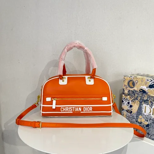 All categories Official website "Brand Women's Bags" Women's Bags 💙 DIOR 2022 Official New Dior Crossbody Bag Wholesale Large Size 58002000 Small Size 58001900 High Quality Specifications: Large Size 33-19.5-11CM Small Size 19-13-8CM