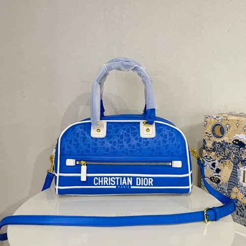 All categories Official website "Brand Women's Bags" Women's Bags 💙 DIOR 2022 Official New Dior Crossbody Bag Wholesale Large Size 58002000 Small Size 58001900 High Quality Specifications: Large Size 33-19.5-11CM Small Size 19-13-8CM