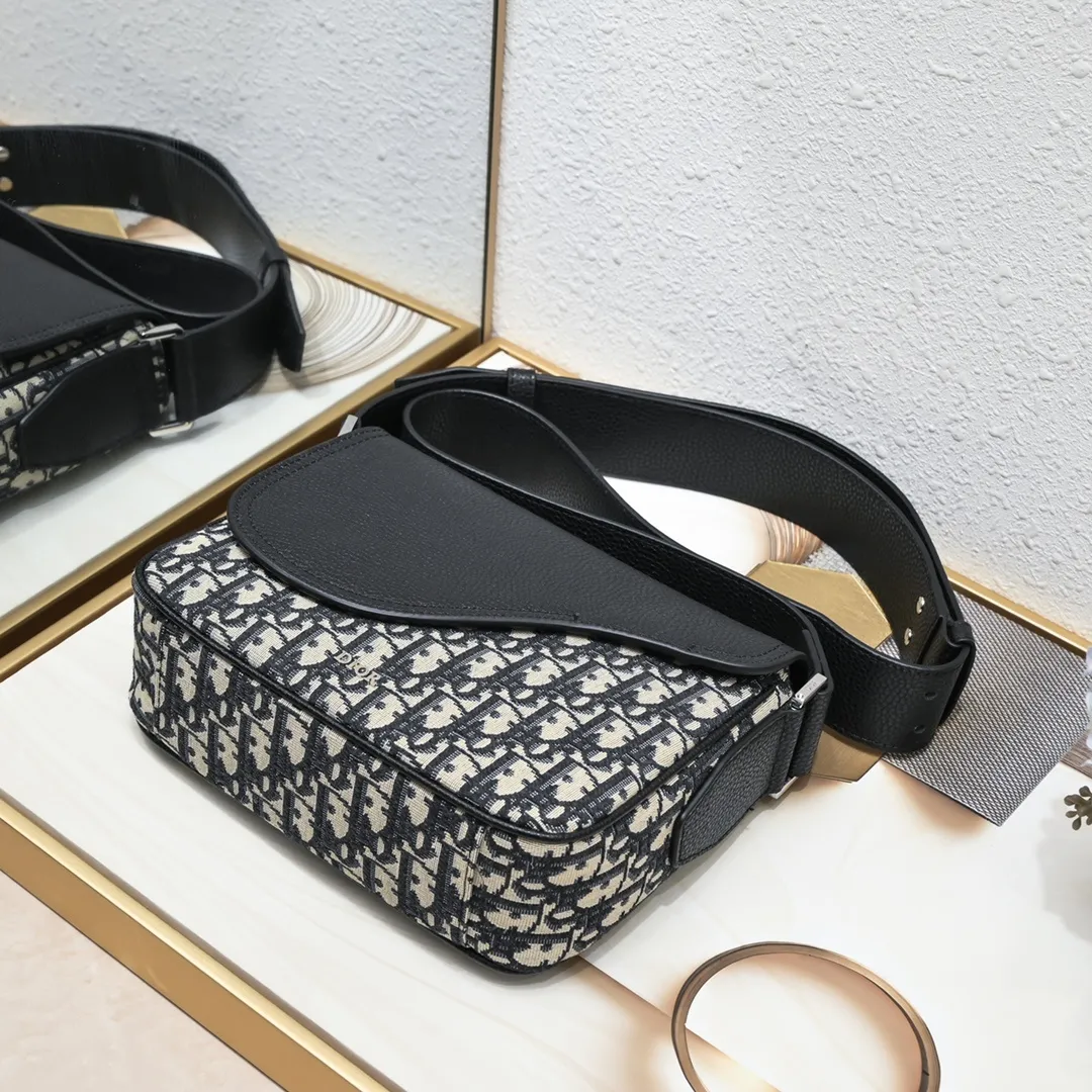 All Categories Official Website "Brand Women's Bags" Women's Bags 💙 DIOR 2025 New DIOR Crossbody Bag