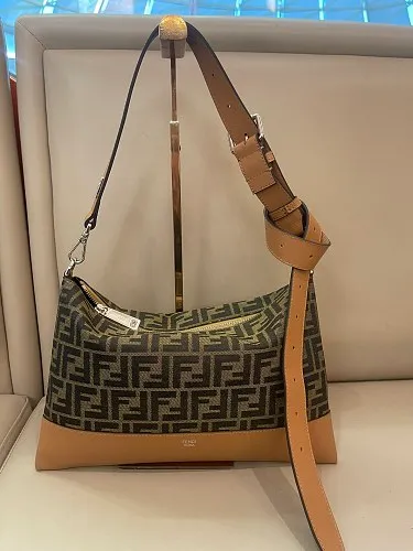 All categories Fendi men's bags (Fendi) Fendi original single 7vA604