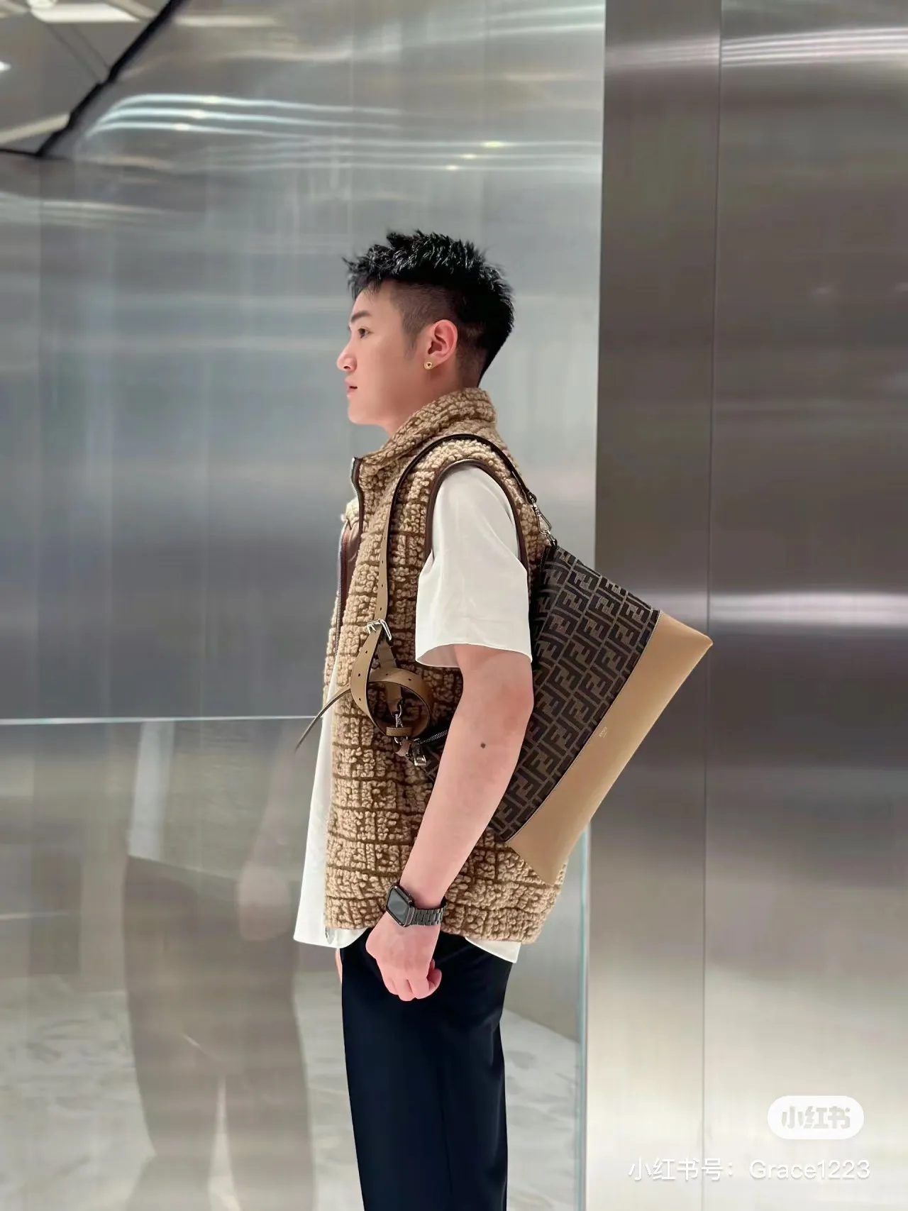 All categories Fendi men's bags (Fendi) Fendi original single 7vA604