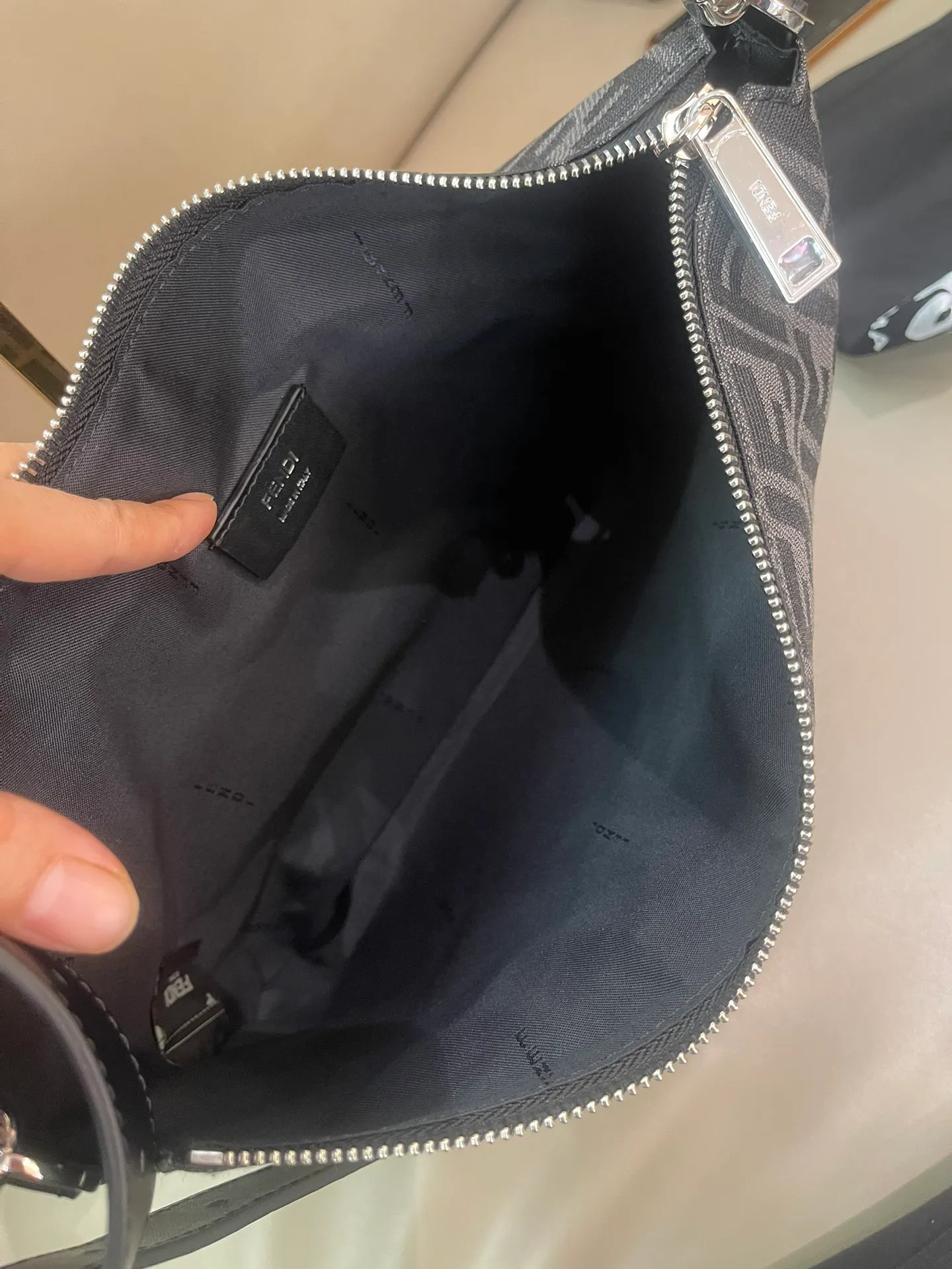 All categories Fendi men's bags (Fendi) Fendi original single 7vA604