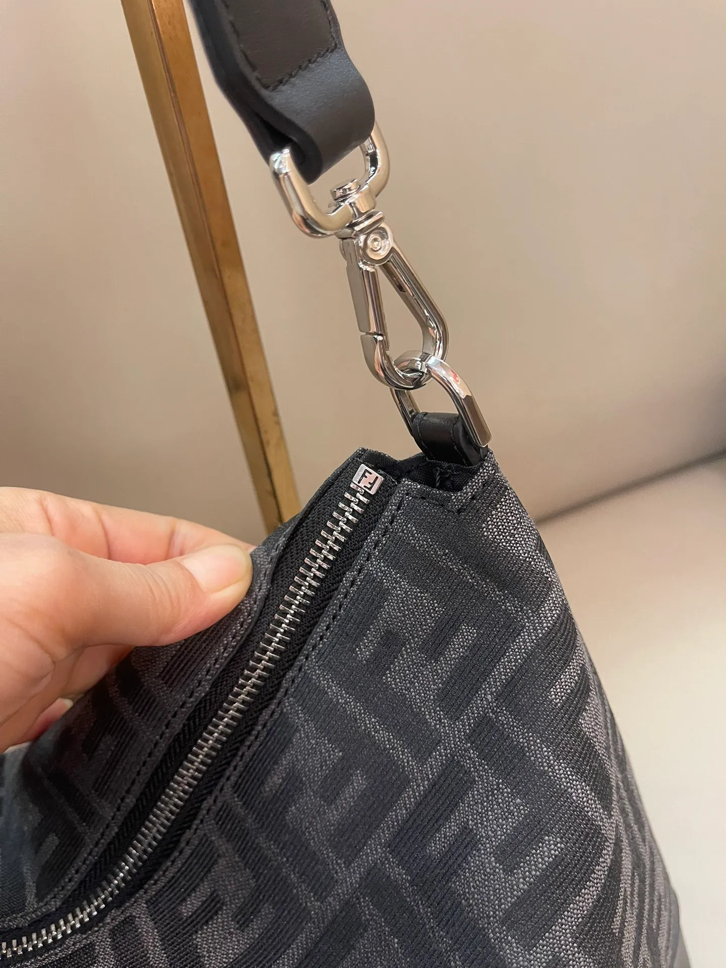 All categories Fendi men's bags (Fendi) Fendi original single 7vA604