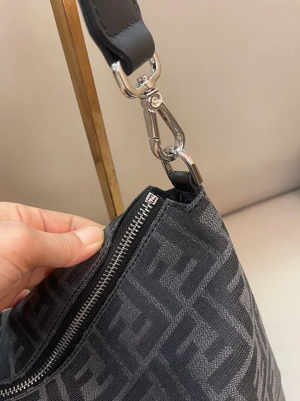 All categories Fendi men's bags (Fendi) Fendi original single 7vA604