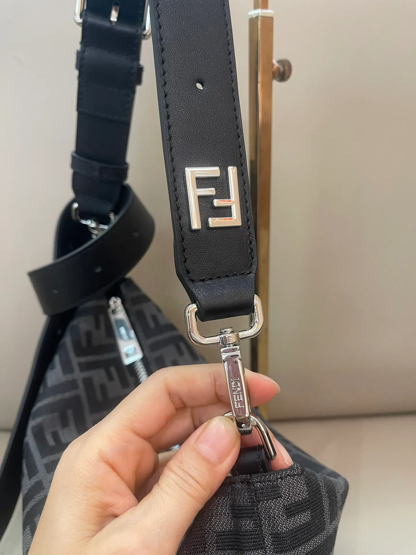 All categories Fendi men's bags (Fendi) Fendi original single 7vA604