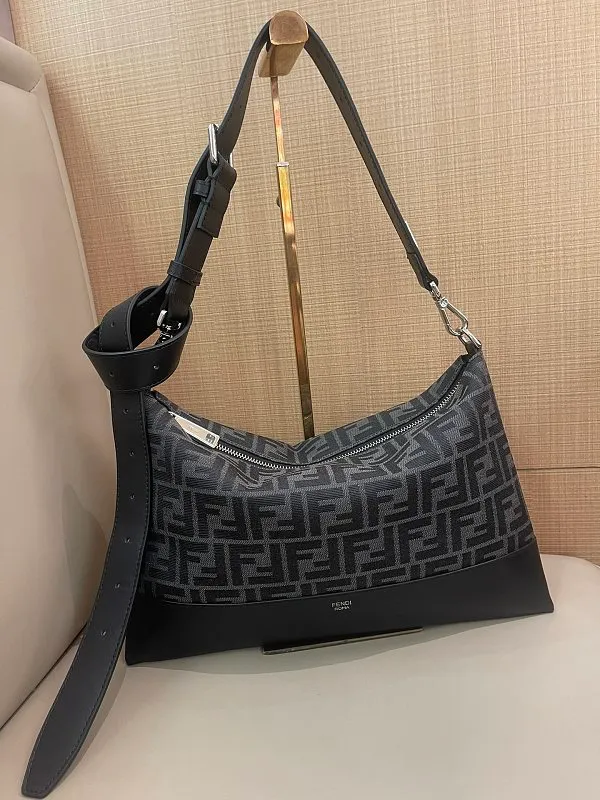 All categories Fendi men's bags (Fendi) Fendi original single 7vA604