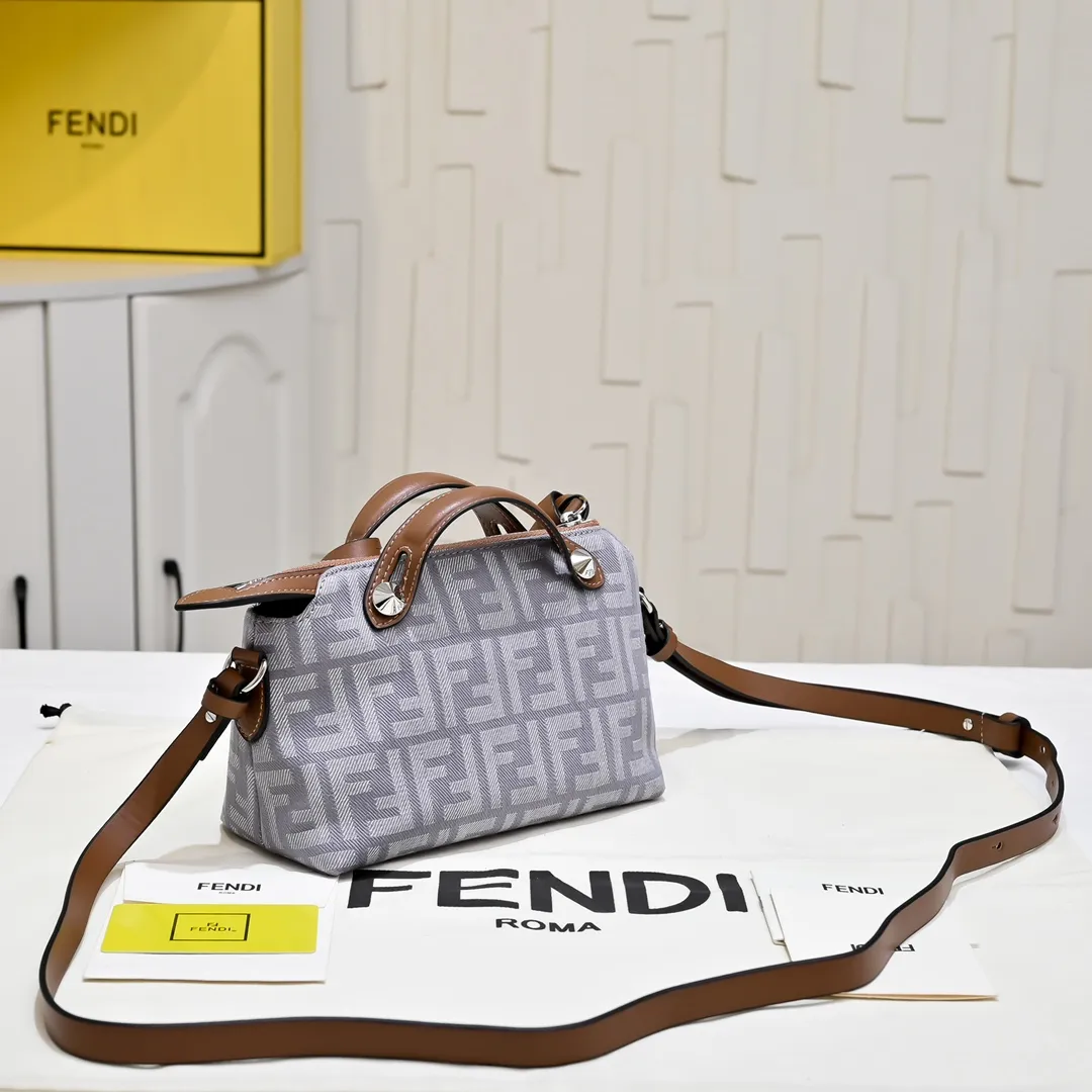 All Categories Fendi Women's Bags (Fendi) Fendi 8970
