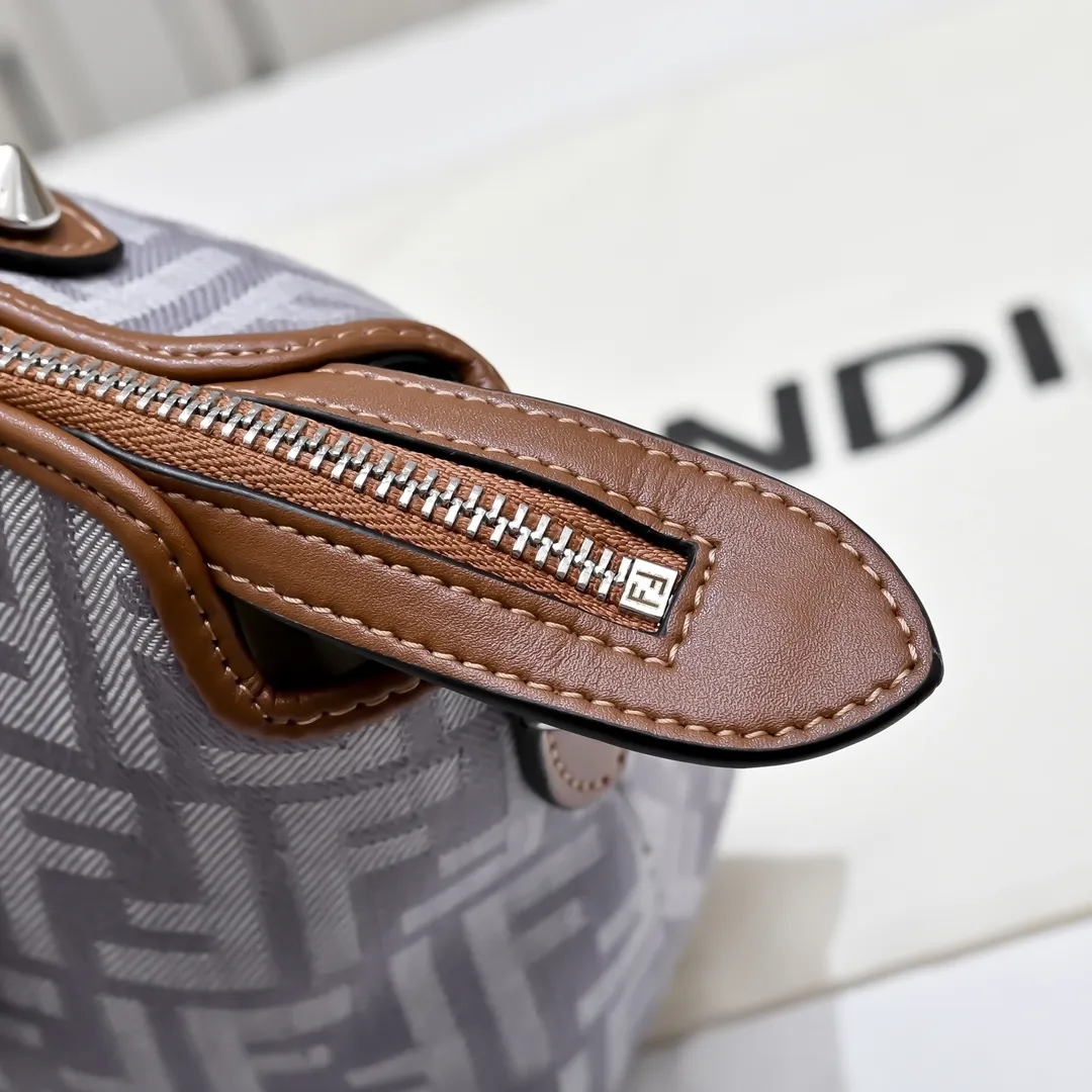 All Categories Fendi Women's Bags (Fendi) Fendi 8970