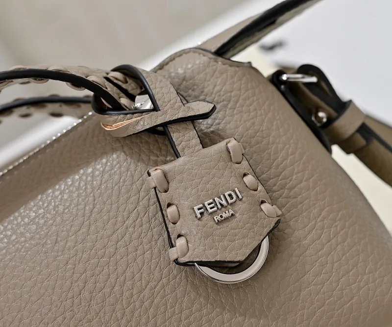 All Categories Official Website "Brand Women's Bags" Women's Bags 💙 FENDI 2025 New Fendi Crossbody Bag
