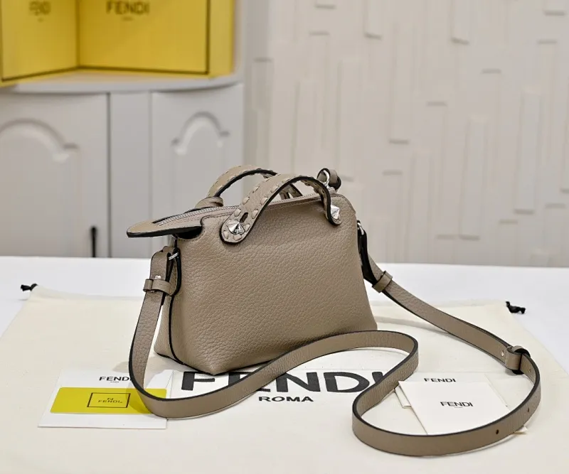All Categories Official Website "Brand Women's Bags" Women's Bags 💙 FENDI 2025 New Fendi Crossbody Bag