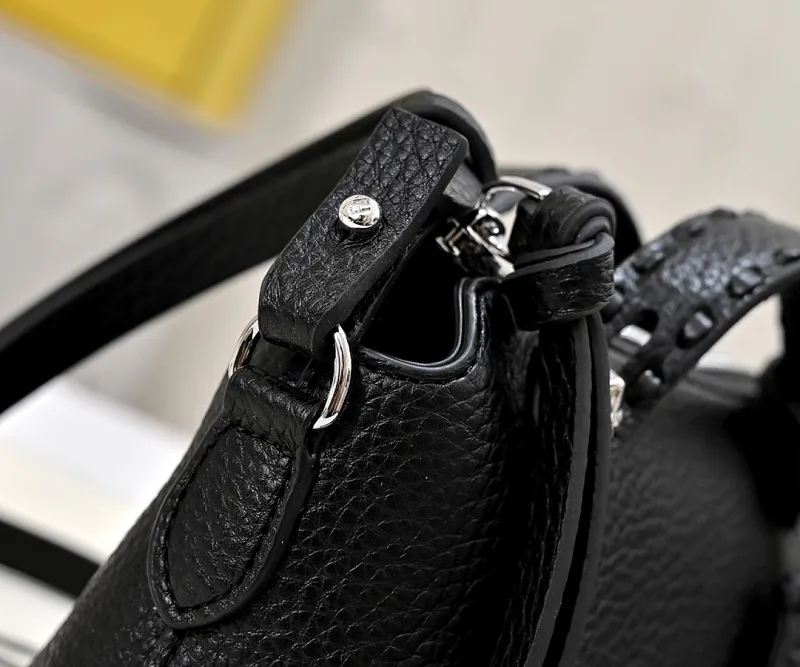 All Categories Official Website "Brand Women's Bags" Women's Bags 💙 FENDI 2025 New Fendi Crossbody Bag