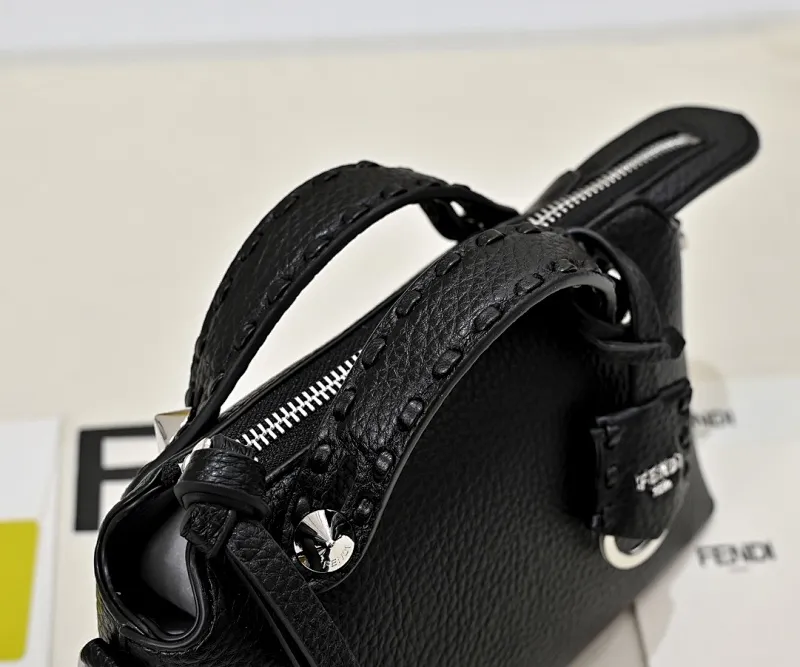 All Categories Official Website "Brand Women's Bags" Women's Bags 💙 FENDI 2025 New Fendi Crossbody Bag