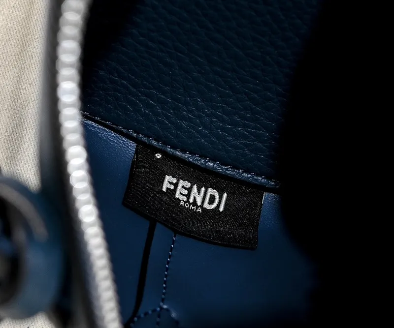 All Categories Official Website "Brand Women's Bags" Women's Bags 💙 FENDI 2025 New Fendi Crossbody Bag